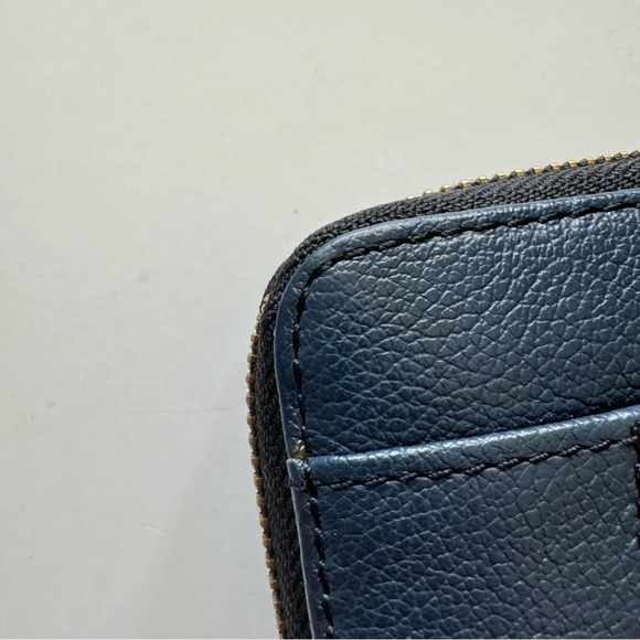 Fossil Jori Blue RFID Zip Leather Clutch Wallet Wristlet - Picture 4 of 12